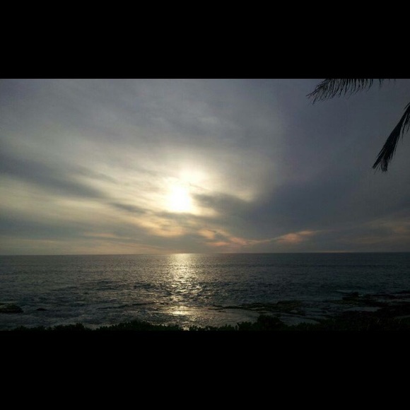 Meet your Posher, AlohaAllie. - Picture 3 of 6